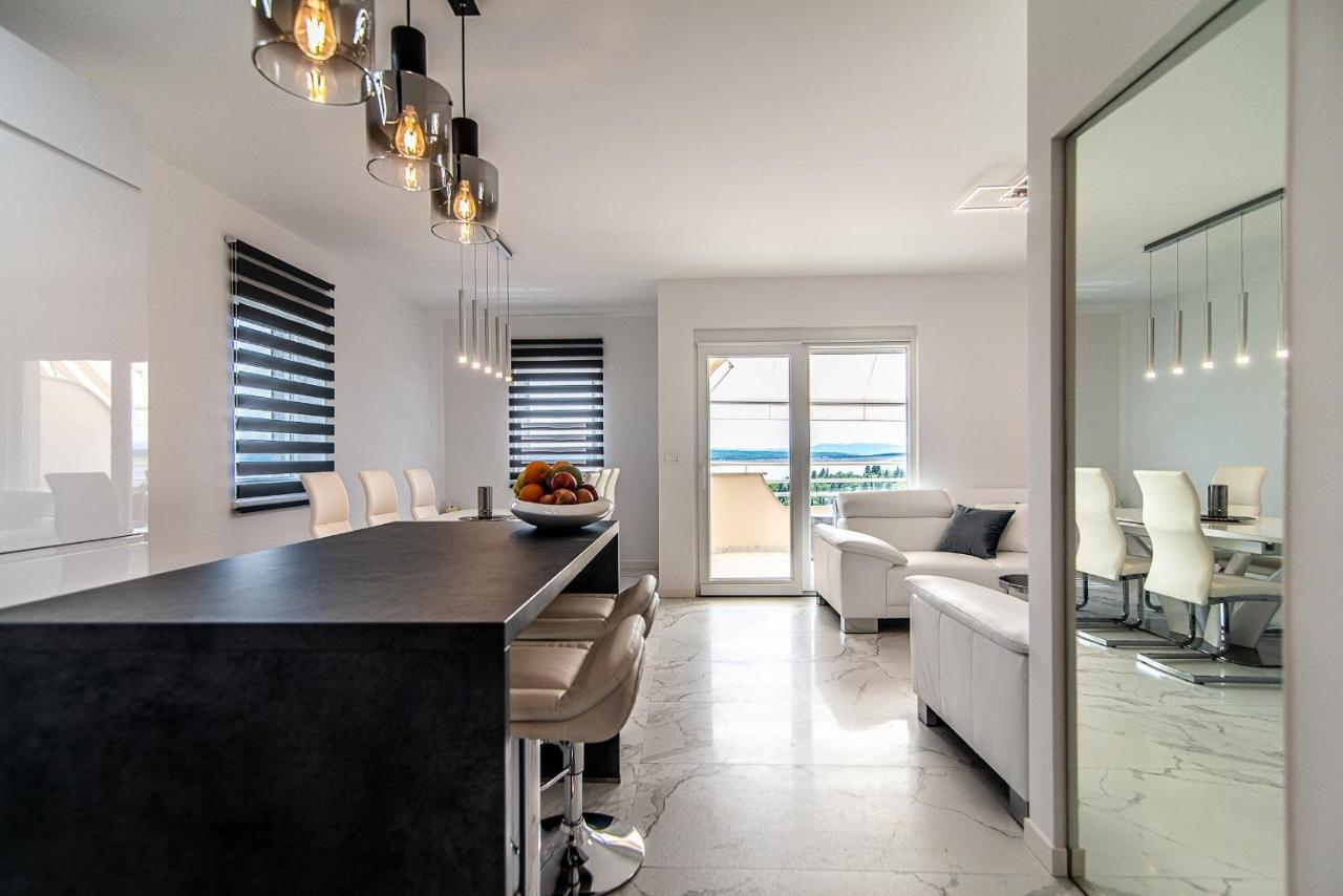 Luxury Apartment Queens Dramalj Exterior photo